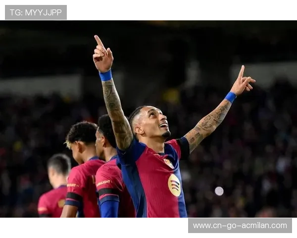 巴萨连续传导撕裂防守，拉菲尼亚射门再中一球